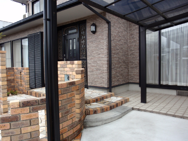 重厚感のあるレンガを使用しながらオープンな外構リフォーム