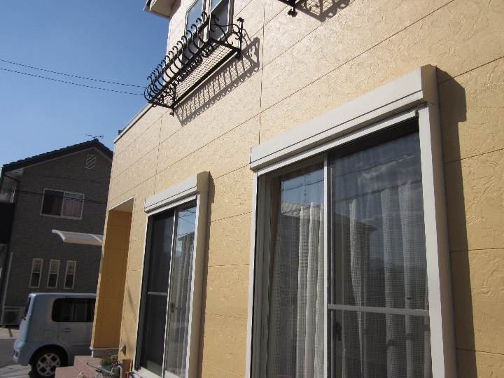 ウッドデッキとオーニング設置で快適なお家時間