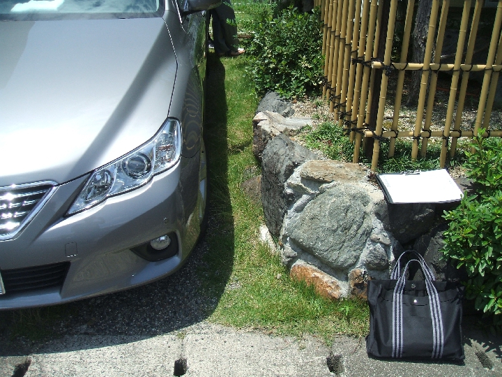 砂利の飛び散り解消！　遮熱屋根で乗車時の暑さも軽減！