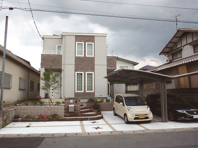 お家との統一感がある広く使える新築外構