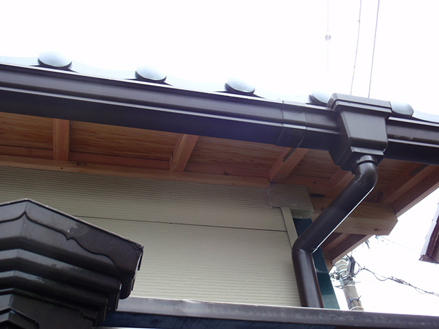 雨漏りしにくい屋根の形にリフォーム