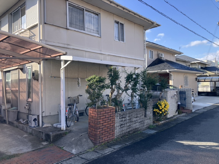 玄関前のリフォームで駐車・駐輪スペースを確保