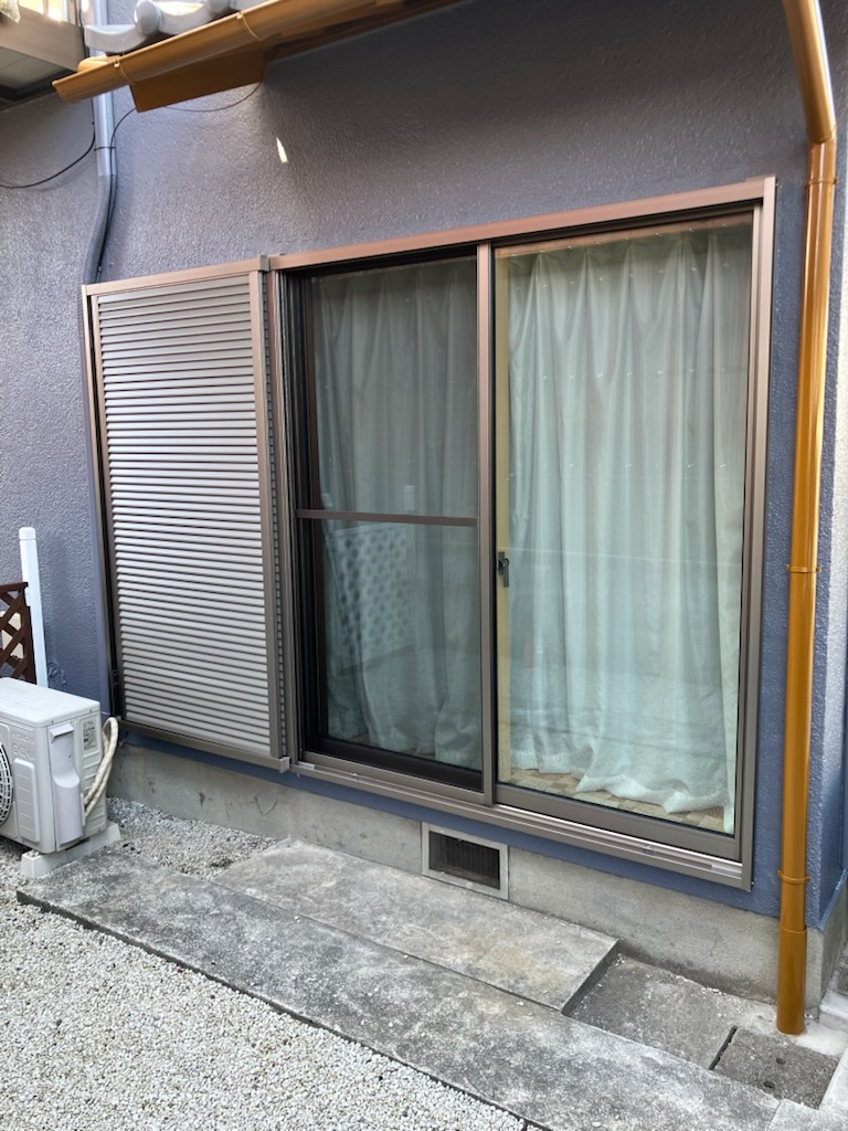 掃き出し窓のサッシを新しくしました。